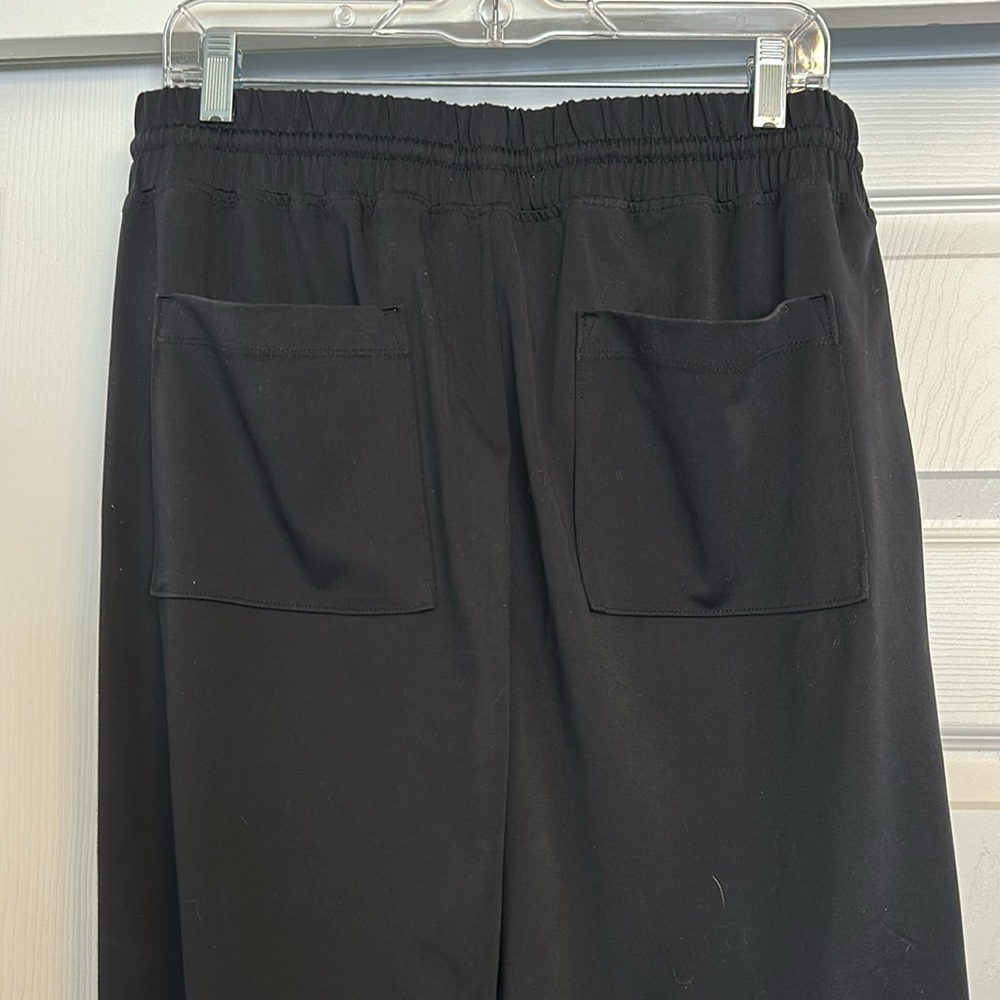 Lou & Grey Luv Stretch joggers with side and back pockets, size L - Picture 6 of 6